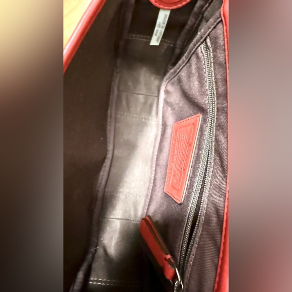 Authentic 2014 Coach Hadley Signature Field Crossbody Bag With Red Leather Trim - Picture 9 of 15